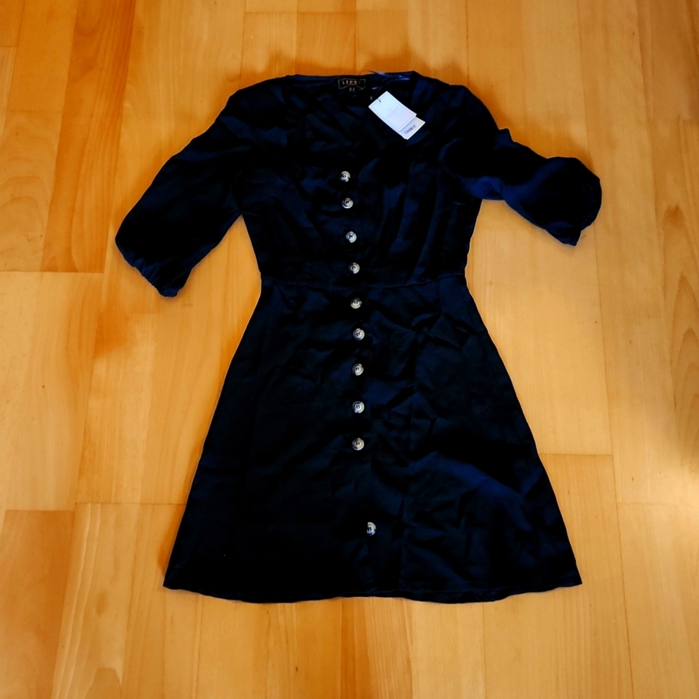 Black 100%polyester dress size US 4. Brand is from Lipsy London.